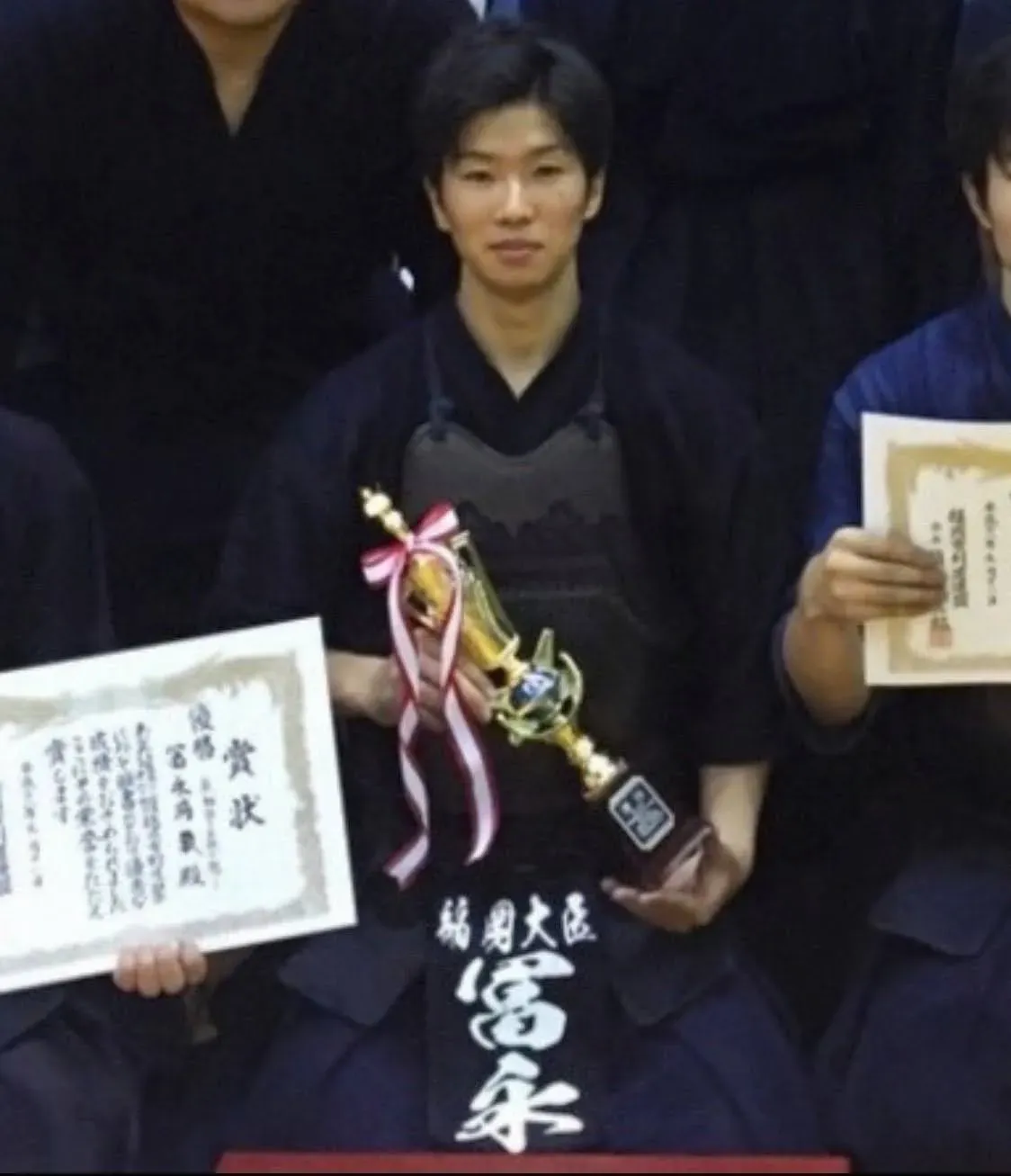 剣道の大会で表彰された冨永さん
